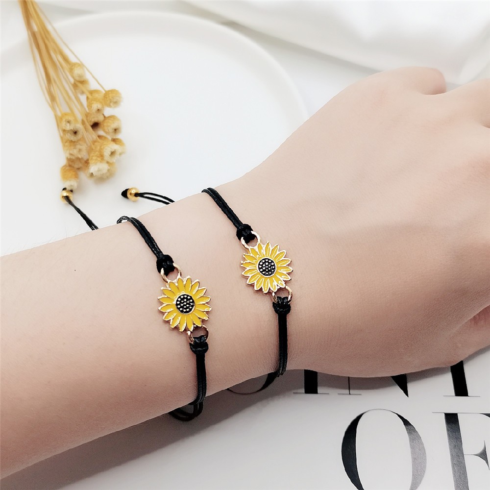 Vòng Tay Tình Bạn Mặt Hình Hoa Cúc
