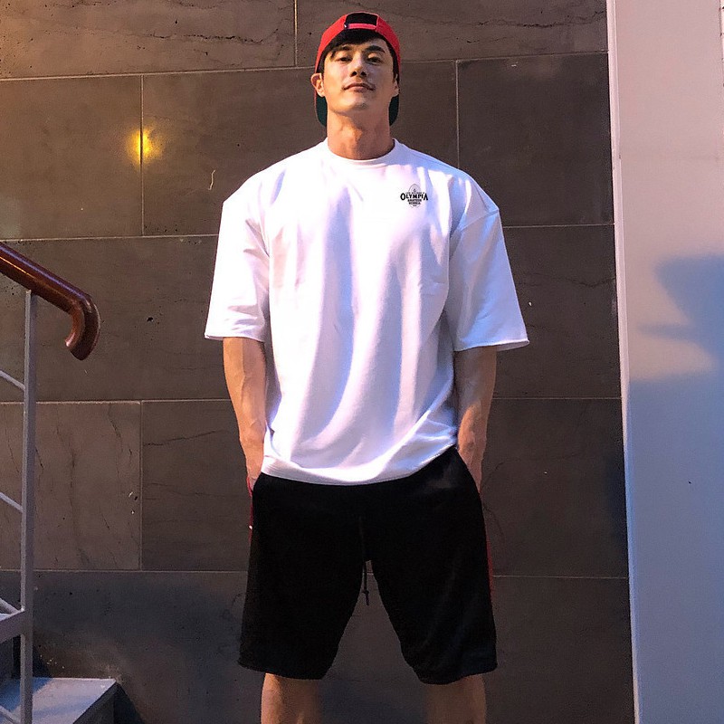 Áo Thun Tay Ngắn Cổ Tròn Thoáng Khí Cho Nam