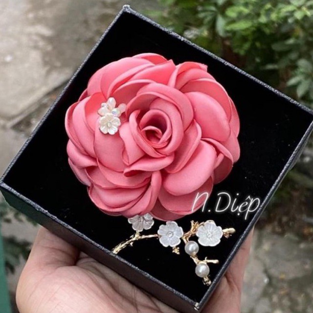 Cài áo hoa hồng cao cấp