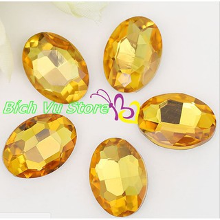 Đá Oval Hồng Kong 10 viên/18k (đá sáng đẹp)