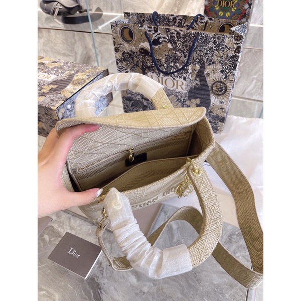 Túi xách Diỏr D Lite thêu  thêu sz 24 hàng xưởng