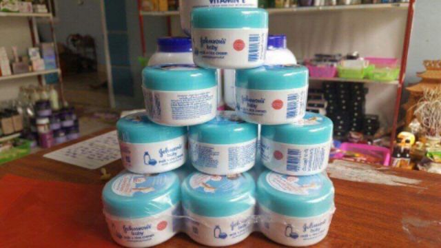 Kem jonsonbaby dưỡng ẩm