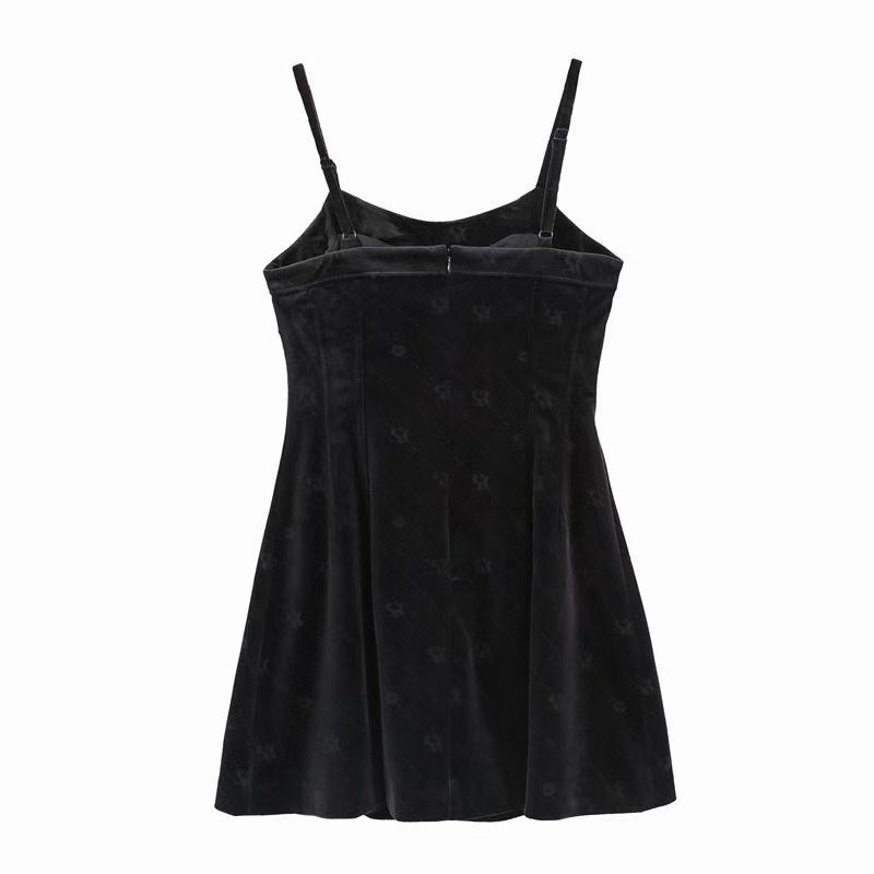 Đầm nhung Peace Bird