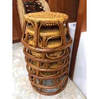 Ghế mây tre đan dân tộc.