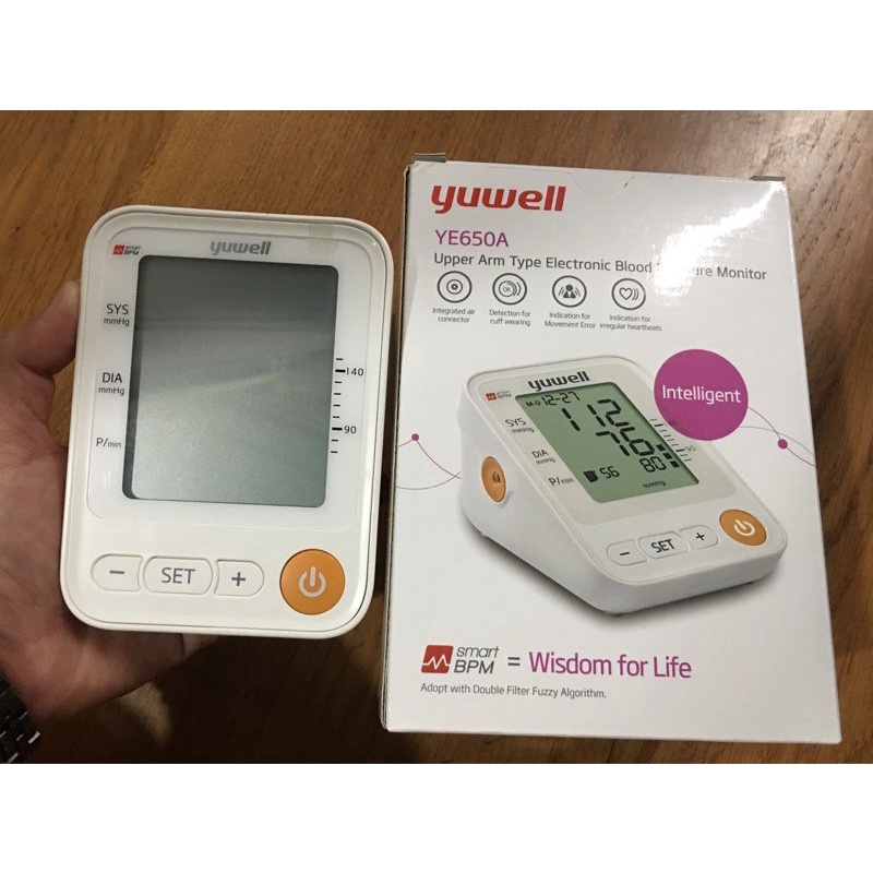 Máy Đo Huyết Áp Bắp Tay Yuwell YE650A Chính Hãng