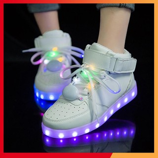 Giày Phát Sáng Màu trắng cao cổ phát sáng 7 màu 11 chế độ đèn led tặng kèm dây giày phát sasng 7 màu (video thật)