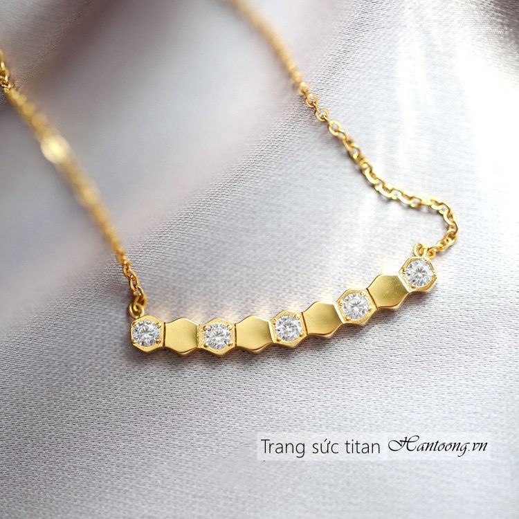 Dây chuyền titan nữ không gỉ  đính đá pha lê lấp lánh thời trang đơn giản thanh lịch mẫu mới 2023