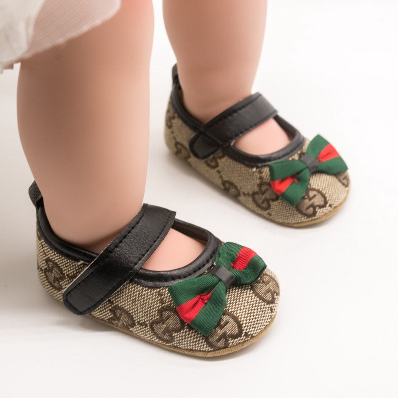 Giày tập đi chống trượt thêu họa tiết xinh xắn phối nơ cho bé