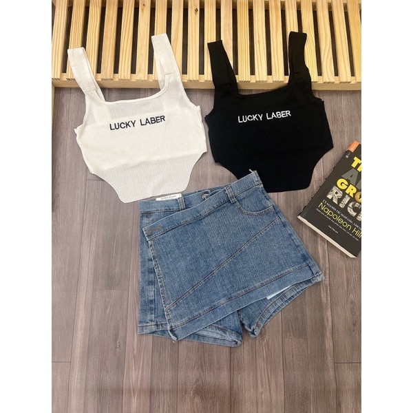 Set áo vạt bầu 2 dây bản lớn thêu chữ và chân váy jean đắp chéo