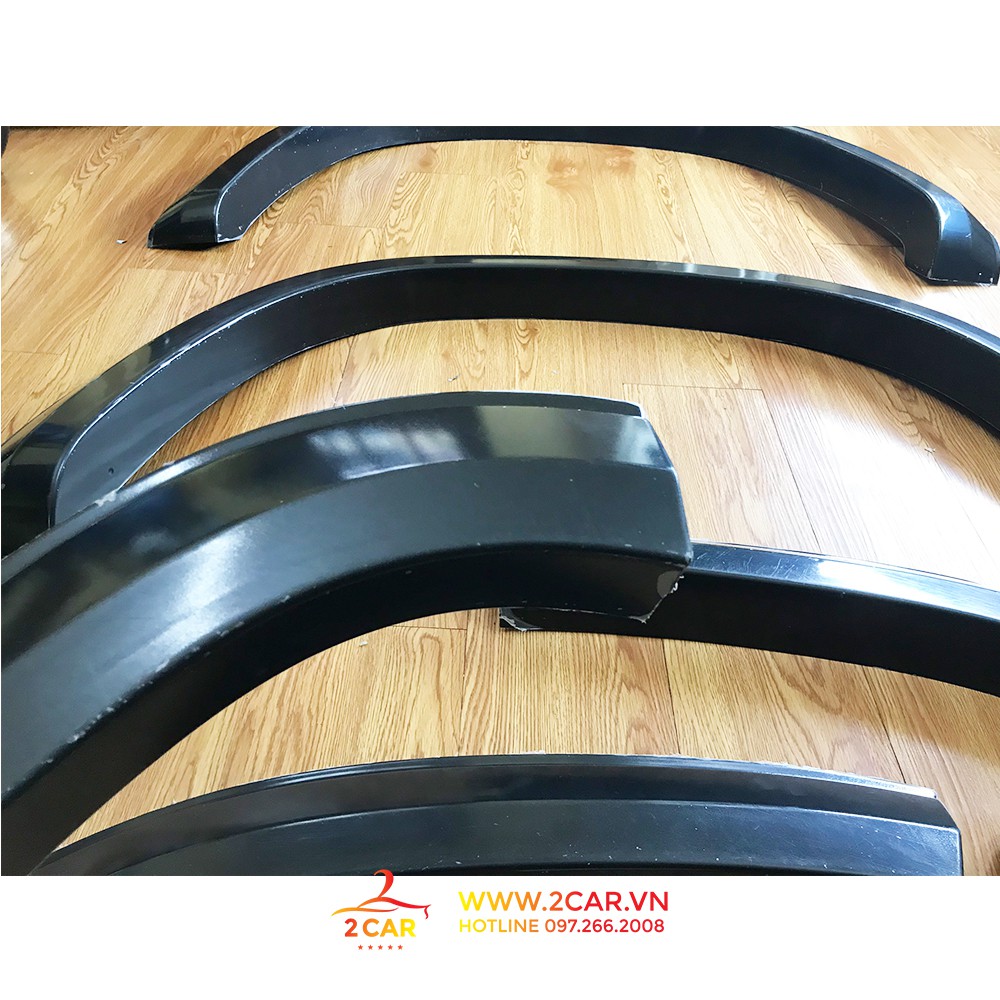 Cua Lốp Mitsubishi Triton 2019-2020 loại đen trơn