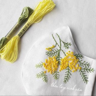 Khẩu trang vải linen thêu hoa bé xinh