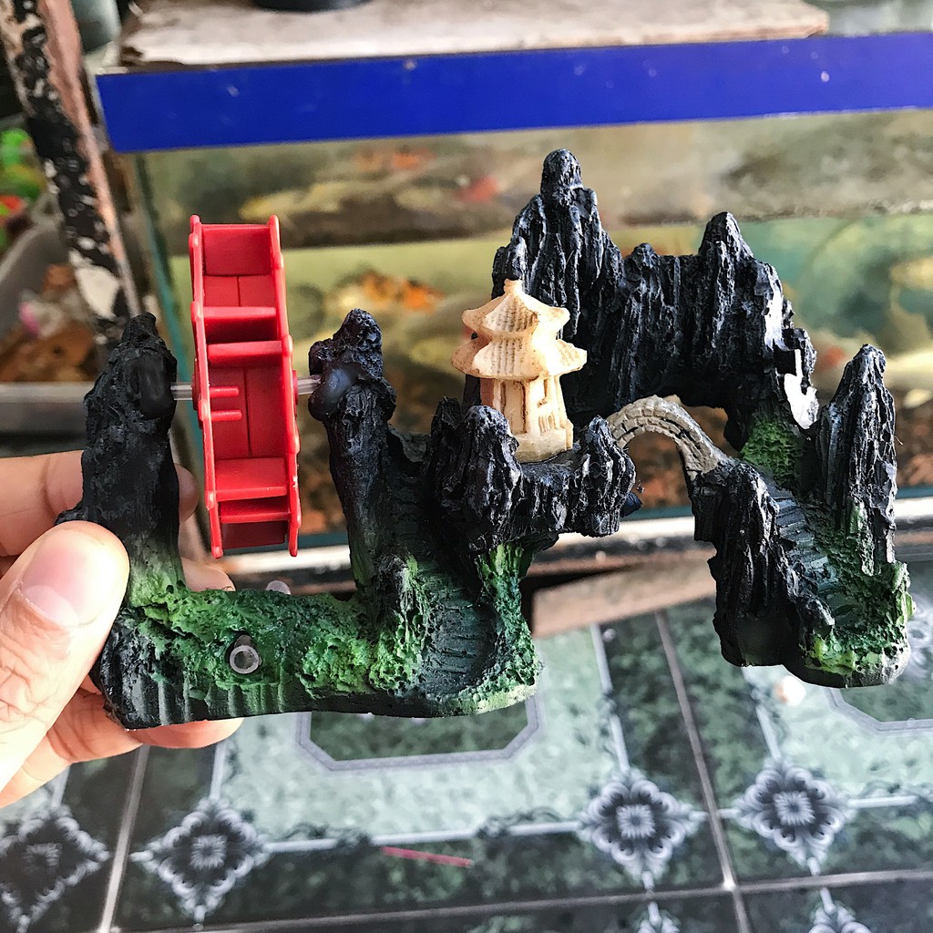 CẢNH NÚI CÓ BÁNH QUAY TRANG TRÍ HỒ CÁ NON BỘ DÀI 15CM CAO 11CM