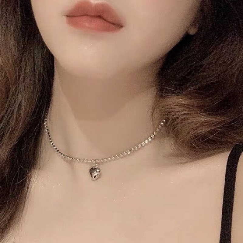 Dây Chuyền Hợp Kim Mặt Hình Trái Tim Đính Đá Xinh Xắn Dành Cho Nữ