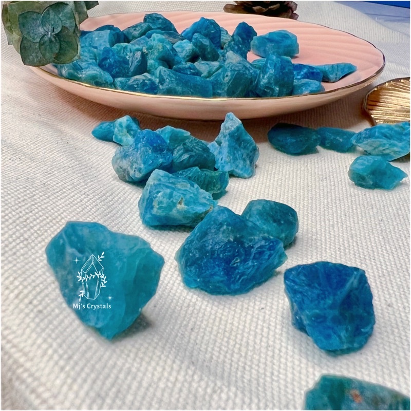 Đá thô BLUE APATITE màu xanh lam sưu tầm, handmade, reiki, thanh tẩy thiền định