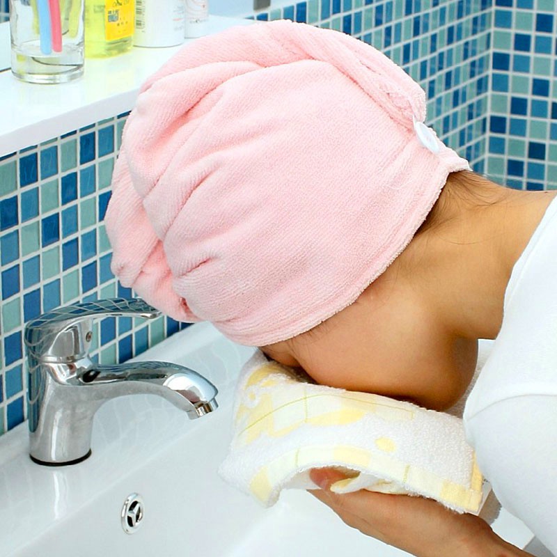 Khăn quấn tóc giúp làm khô tóc
