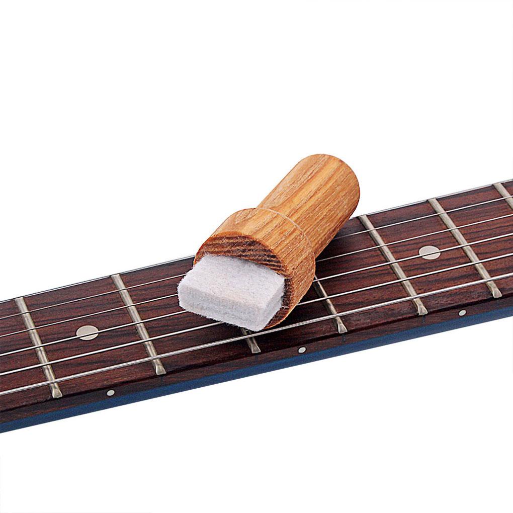 Bộ Dụng Cụ Vệ Sinh Đàn Guitar Tiện Dụng