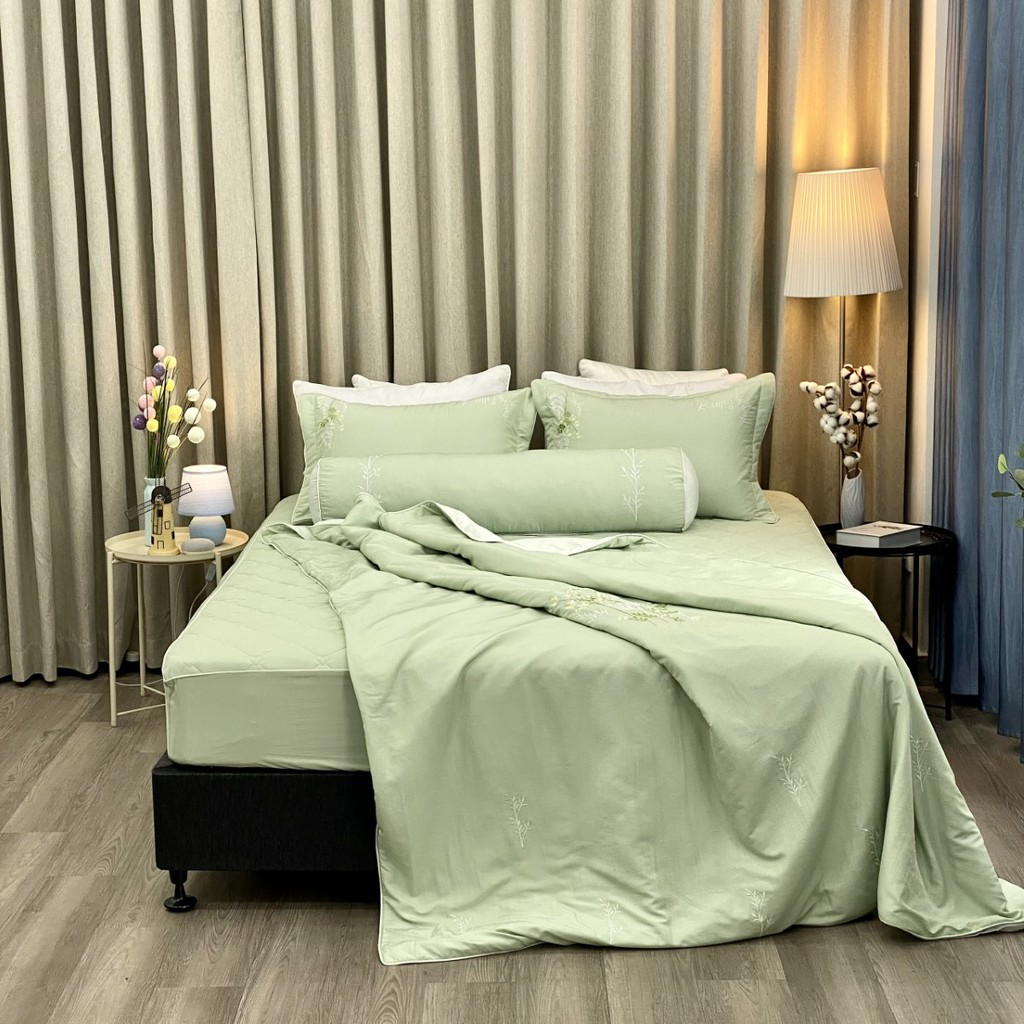 Chăn bốn mùa K-bedding By Everon Xanh Ngọc KMTS103 MicroTencel Thêu Họa Tiết (200x220 cm)