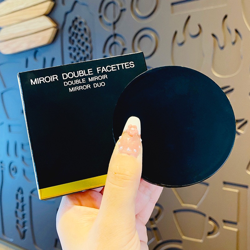 Gương trang điểm cầm tay gấp gọn