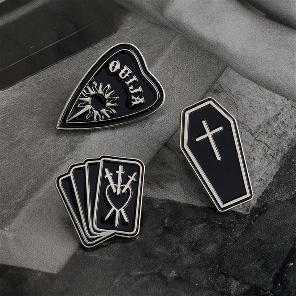 Ghim Cài Áo Hình Mặt Trăng Đen Phong Cách Gothic Thời Trang