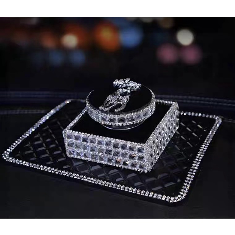 Nước Hoa Xe Hơi Đính Đá Cao Cấp - Nước Hoa Khử Mùi Trên Xe Hơi Sang Trọng