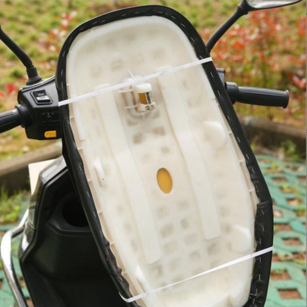 Miếng lót chống nắng, chống nóng yên xe - Tấm cách nhiệt phản quang bảo vệ yên xe máy - Noisocks