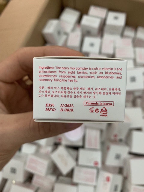 tẩy tế bào chết môi trái cây hàn quốc | BigBuy360 - bigbuy360.vn