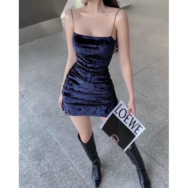 Đầm body nhung đan lưng sẵn mút ngực xẻ tà rút dây gợi cảm