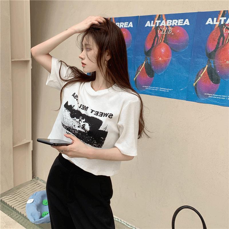 Women's white summer t-shirt 2021 new version Korean red loose mesh print short-sleeved design on a crop top