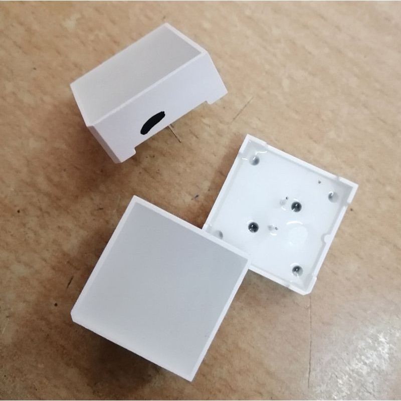 LED vuông 22x22x8 mm 2 chân cắm