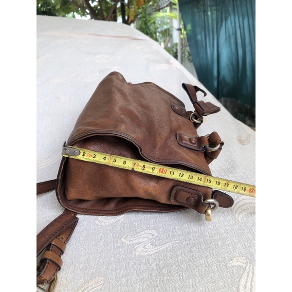 Túi chuẩn si. Túi qua sử dụng. Khách vui lòng xem hình nếu muốn biết thêm thông tin sản phẩm mời khách vô chat. Thanks .