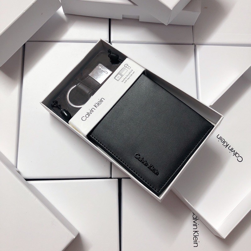 Ví nam trơn chữ nổi kèm móc khóa - V187