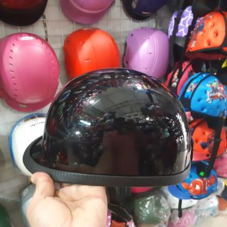 Nón bảo hiểm  kiểu đua ngựa đen  bóng.