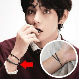 Vòng tay kiểu cheap moment Taehyung