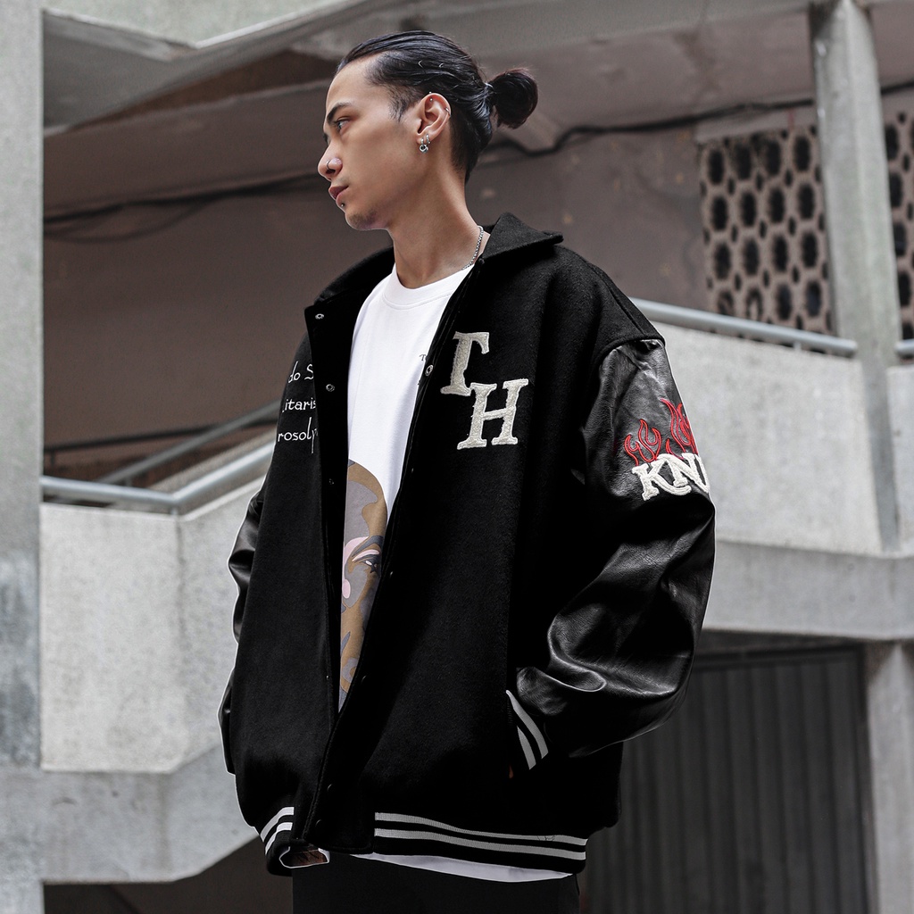 Áo Khoác Varsity Jacket Chất Liệu Dạ Tay Da Dày Dặn Cổ Bẻ Form Rộng Thoải Mái Unisex Hình Thêu Sắc Nét Màu Đen