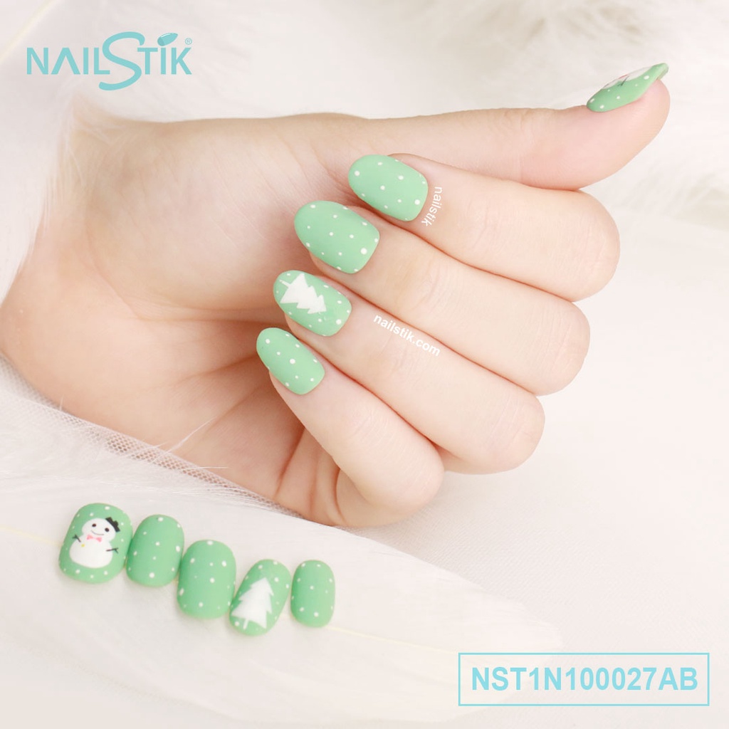 Móng úp thiết kế by NAILSTIK, màu xanh lá, form móng bầu, 027