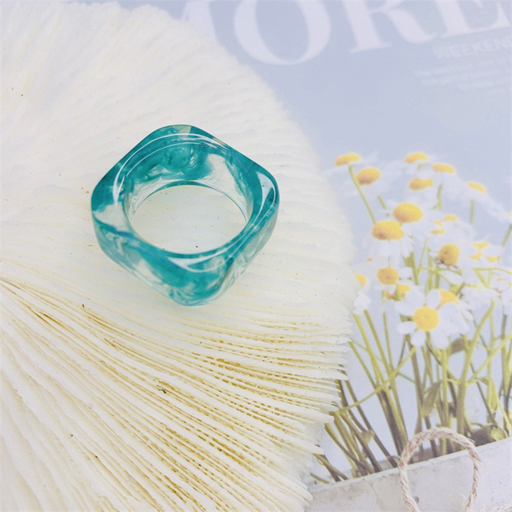 Nhẫn Nhựa Trong Suốt Thiết Kế Ấn Tượng