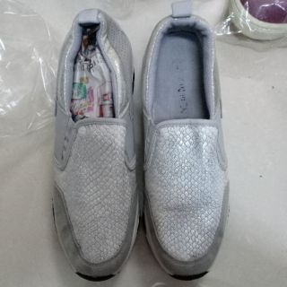 Giày đẹp gửi bạn Bé yêu