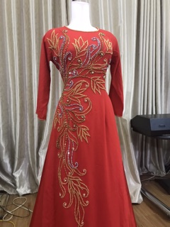 Áo dài mẹ đính pha lê