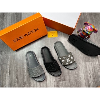 Dép lê quai ngang da LV - dép LV vân chìm mẫu mới 2022