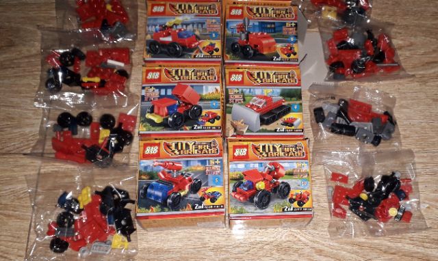 Sét 10 hộp LegoCity biệt đội cứu hỏa 82062 có 10 mẫu khác nhau kết hợp thành mô hình lớn