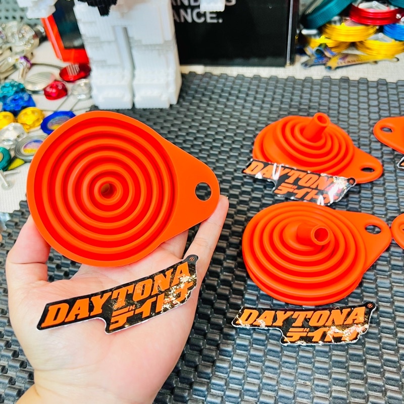 Phễu đổ nhớt và dầu tặng kèm tem Daytona ✌