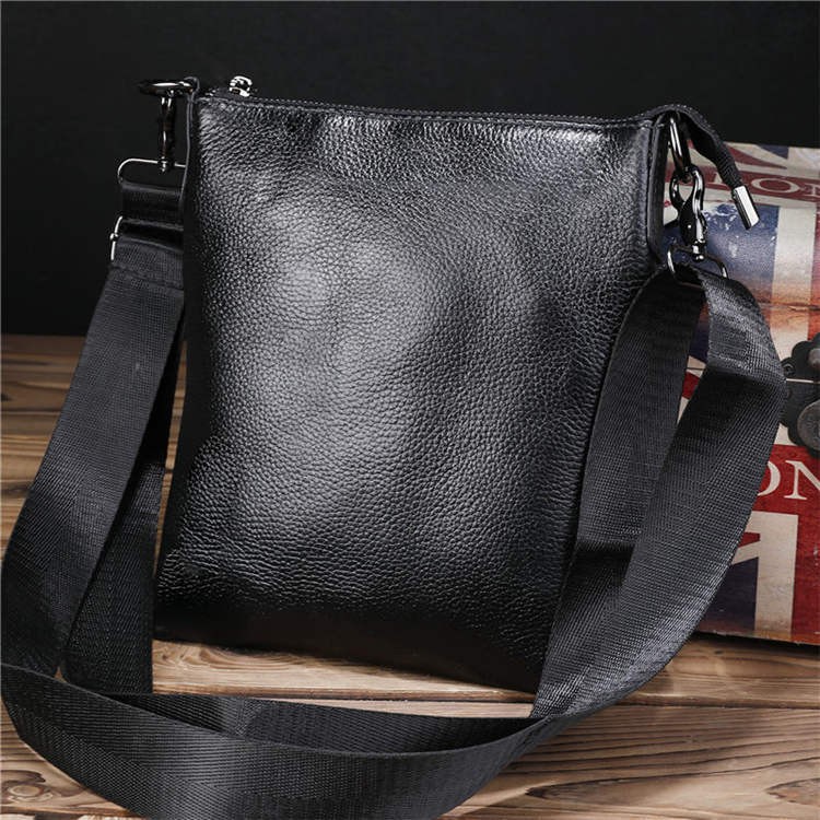 Túi đeo DA BÒ THẬT cao cấp mầu đen cực sang trọng - Đơn giản, gọn, nhẹ dễ dàng di chuyển TC70 thatchastore