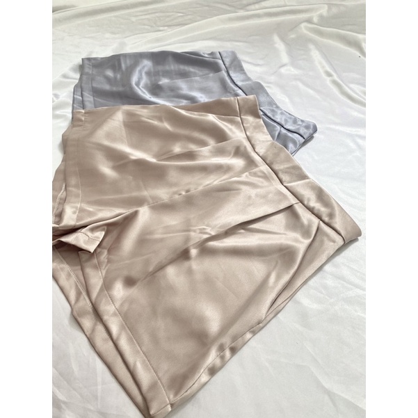 quần shorts lụa