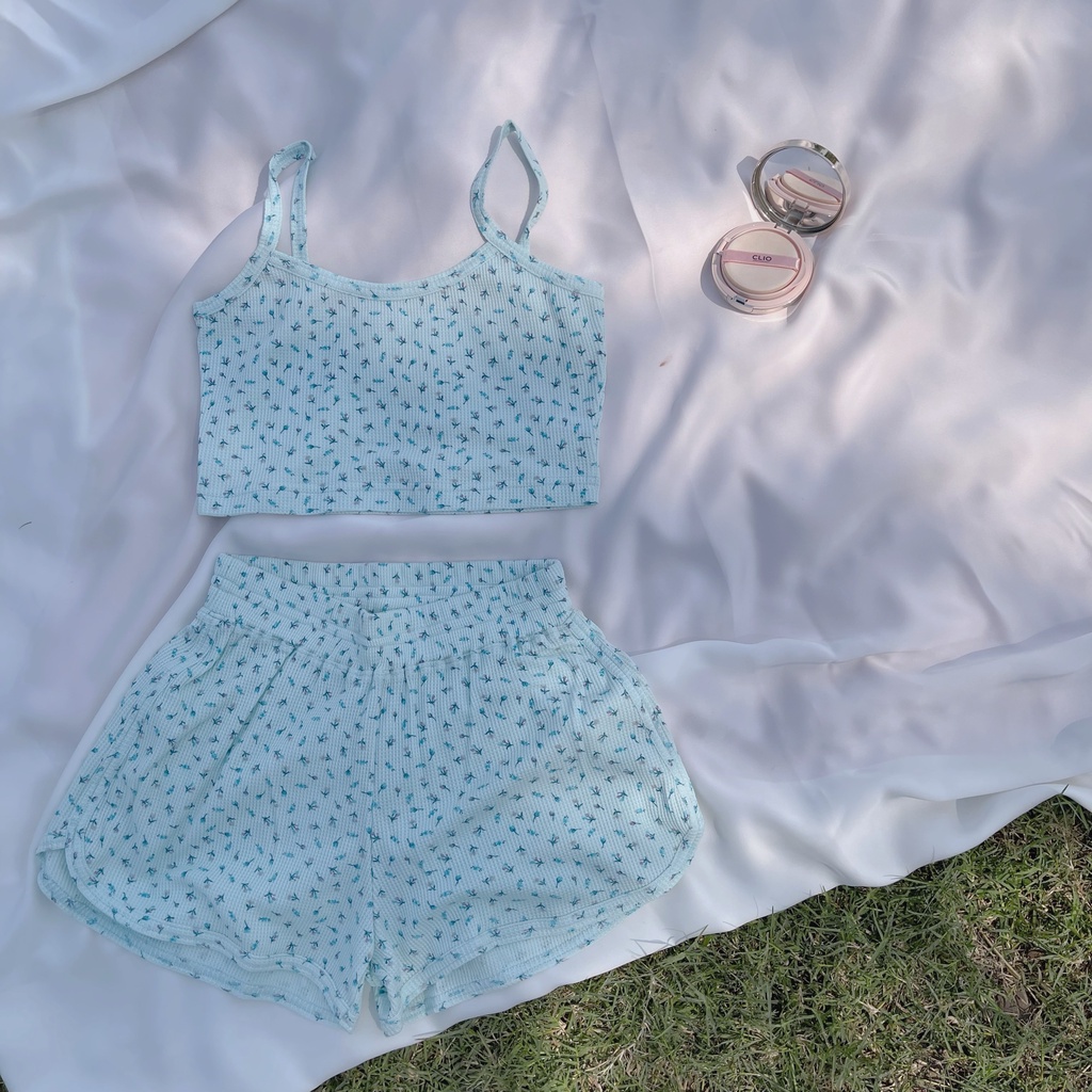 Bộ đồ ngủ, đồ tập áo 2 dây croptop - quần sooc - Hoa oải hương - thiết kế Sanvajulie