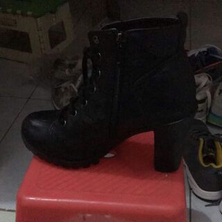 Giầy si hoàng cần 150k