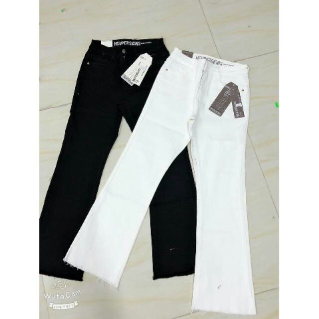 QUẦN JEANS NỬ BASS ĐEN TRẮNG HUYỀN THOẠI MỚI CỦA SHOP.EM ĐÂY Ạ PHẢI NÓI LÀ GỌN ĐÙI KHOE MÔNG CĂNG ĐÉT NHÉ CẢ NHÀ TẬU EM