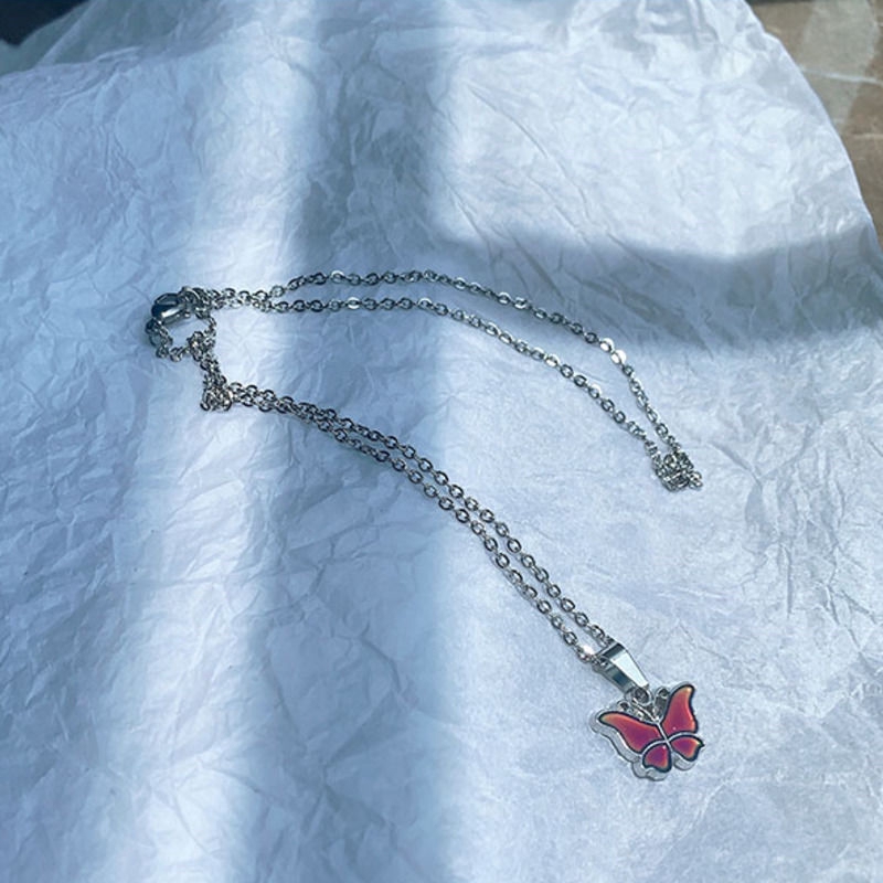 Vòng Cổ Mặt Bướm Đổi Màu Theo Nhiệt Độ