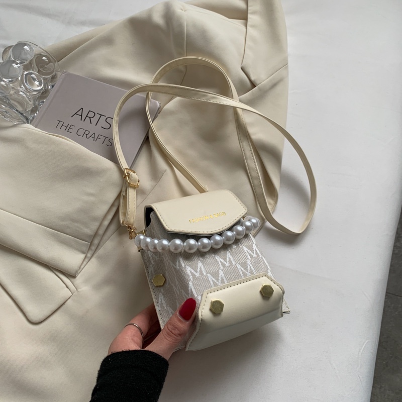 Túi đeo vai đựng điện thoại hình vuông đính ngọc trai thời trang mùa thu 2021