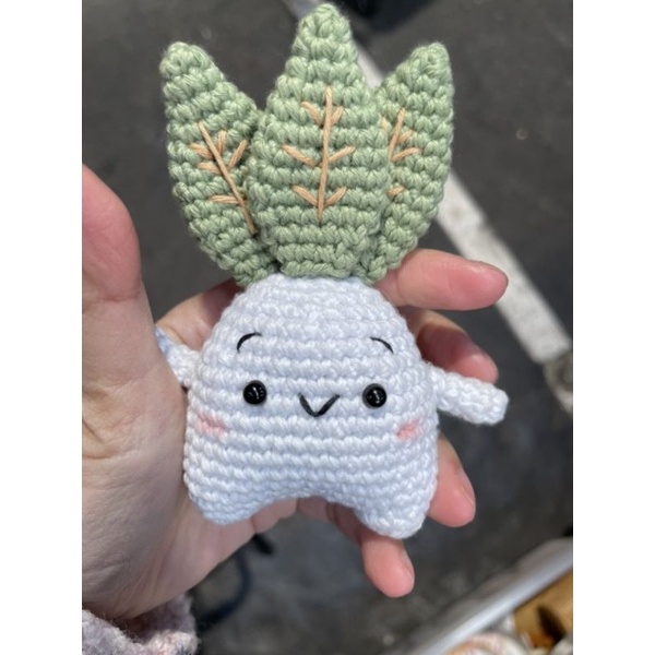 Móc khóa len bé củ cải