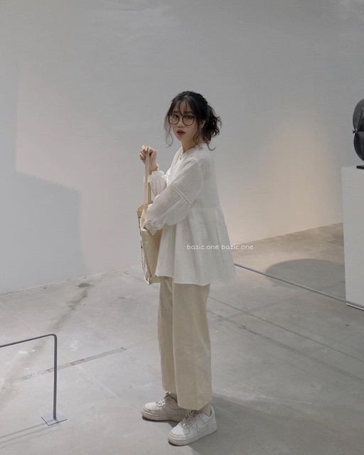 Áo Babydoll trắng nút bọc